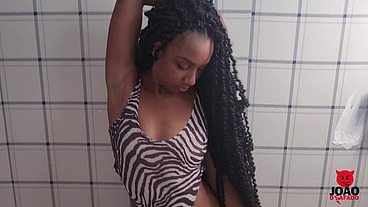 Essa Magra Falsa é muito gostosa dando sem camisinha com bastante vontade e tesão
