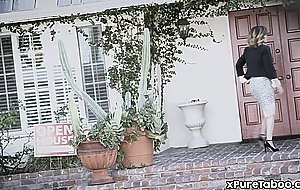 Real Estate woman fucked by customer during open house