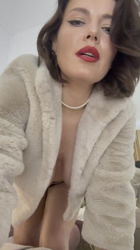 Strip 🔥  Tease 🔥 Dildo Suck 🔥 Pussy Fuck 🔥 
💦💦💦💦SQUIRT 💦💦💦💦