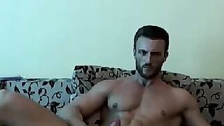 Muscular Hunk Shows Off on Webcam