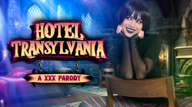 Busty Scarlett Alexis As Mavis Has The Irresistible Urge To Taste You In HOTEL TRANSYLVANIA XXX