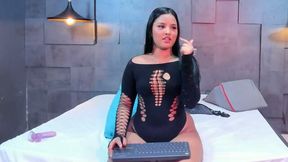 Caroline Joness Private Show