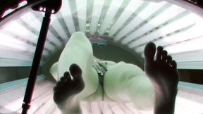 ”Amazing Pierced & Tattoed Babe Solarium VOYEUR”