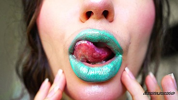 Sensual Glossy Minty kiss