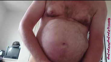 Nylonjunge bläst gerne geilen Schwanz