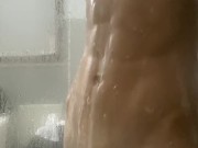 Ragazzo italiano si masturba e viene in doccia - Teen italianboy