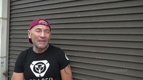 soumis prend deux grosses bites en double