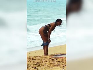 Voyeur Spies On A Breasty mother I'd like to fuck On The Beach In advance of Banging Her