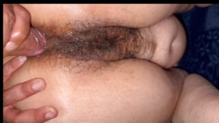 18歳の巨乳インド売春婦が自慰行為をしている