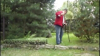 Fellatio, ejaculatie, stel, handjob, onbeschermde seks, oud, oud en jong, buiten – jonge homo's anaal bevredigd zonder condoom