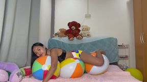 Looner Camylle Sensually Rides Teases Plays And Pops Beachballs In Beachball Shorts
