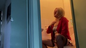 A bathroom break: the need to pee