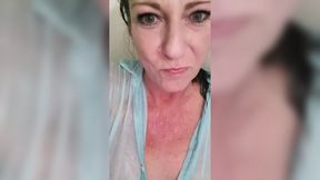 Hot Solo MILF Bath Time Satisfying Touch