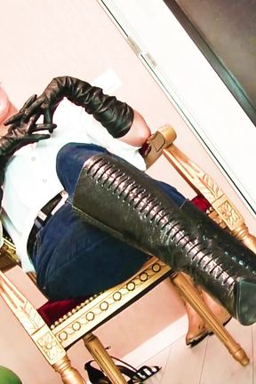 Ballbusting Femdom Games