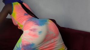Cheating stepmom showcases her big ass in lesbian seduction on PORNHUB