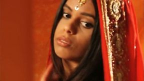 Gorgeous Indian babe poses on cam wearing traditional cloth