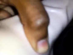 NEGRA PELUDA COM O VIBRADOR