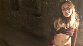 visite de la citadelle de carcassonne et rien de mieux pour finir totalement nue...