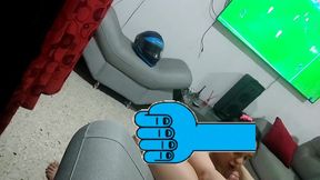 dios mio gracias que suerte !!! estreno a mi amiga y tuvo que pagar penitencia sexual por apuesta en la final. y lo mejor se dejo grabar !!!