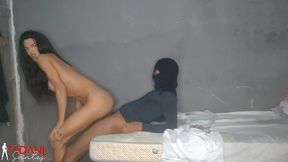 daniela santos recebe a visita do seu vizinho boydotado97 e ele acaba querendo e metendo muito nela bem gostosinho.