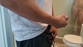 Stepsister-in-law Calling Me to Take a Shower While My Stepbrother Went Out to Go to the Market