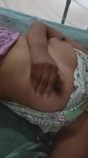 18+ College girl first time Musterbate With Her bigboobs and wet Sri Lankan Local