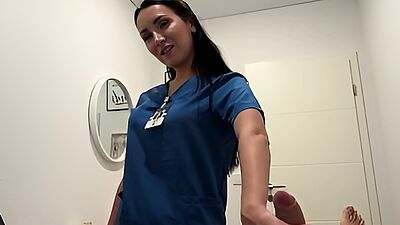 My Stepmom The Masseuse Fixed My Knees... With Her Mouth