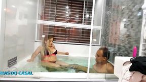 sexo no motel e se masturbando dentro do banheiro