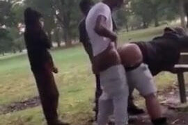 Antar ras kulit hitam, tanpa kondom, amatir – klip publik tentang pelacur gay amatir yang disetubuhi dari belakang tanpa kondom