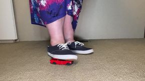 Giantess Stomps a Truck