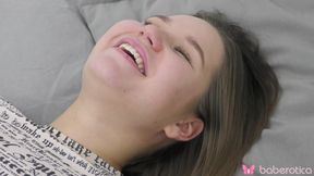 Amalia Davis Still in Bed and Wants to Play for Us