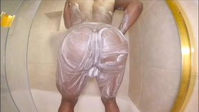 SHOWING OFF MY BOOTY DURING SHOWER TIME
