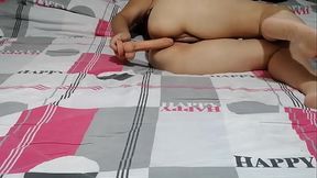 Me pide que la grabe mientras se masturba con su consolador y de verdad que tubo un orgasmo