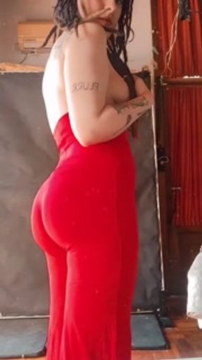 I pretend to be cute before I go eat your dick 😘