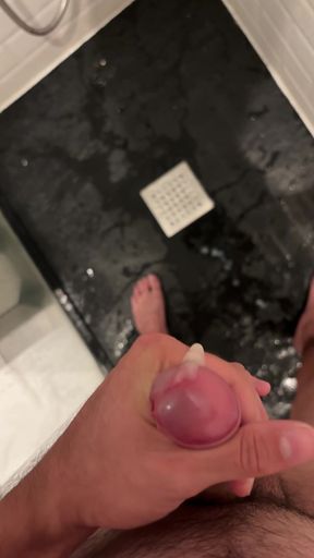 Rich in the shower💦