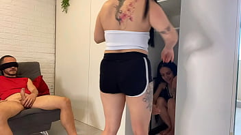 ESPOSA esconde AMIGA no armario e faz surpresa para o MARIDO