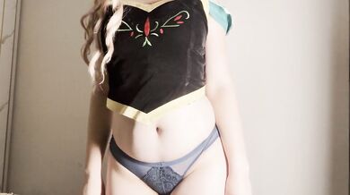 Anna Frozen dancing striptease for Kristoff and masturbating