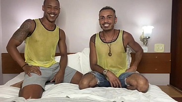 Kadu Ventrí e Lucas Scudellari fazendo um sexo bareback gostoso
