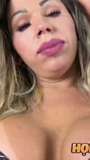 Curvy trans Renata Pazzini returns to stroke herself