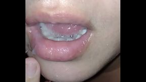 Humilhando a esposa puta, tu s&oacute_ serve pra satisfazer machos