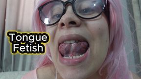 My Stepsister does Tongue fetish and plays with her mouth and then shows her teeth