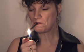 Kim Smokes and Gets a Cumshot Over Her Hairy Armpit