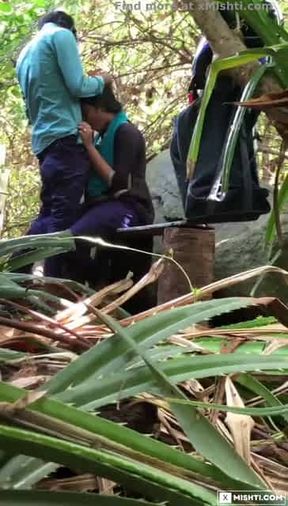 risky outdoor quick sex in jungle