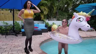 Busty MILF stepmom Macey Jade dominates Chad Savage by the pool