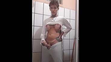 Sabrina Prezotte, Travesti gozando no banheiro do hotel de estrada