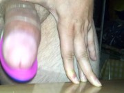 Ich habe den Ohmibod am Penis und komme nur durch den.