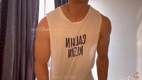 Hot muscle boy veiny and sweaty in the sun solo muscle worship