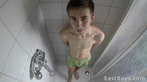 Straight Boy 18+ Gets Seduced During Handjob Casting Session