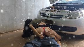 casada piranha dando a bunda gostosa pra o mecanico