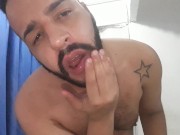 Mostrando meus peitos cheio de tesão